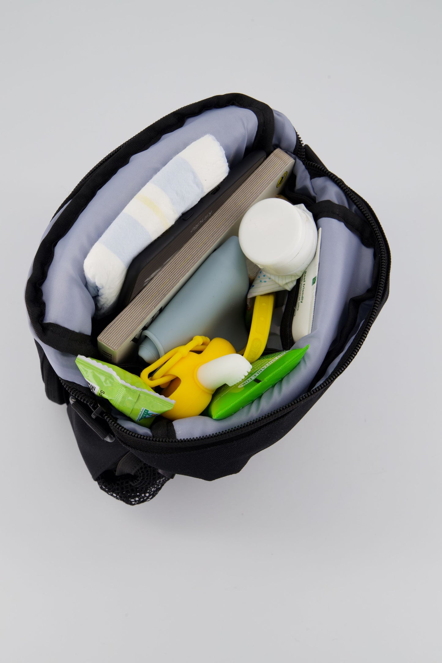 The Jubi Crossbody Parent Bag (Midnight Black)
