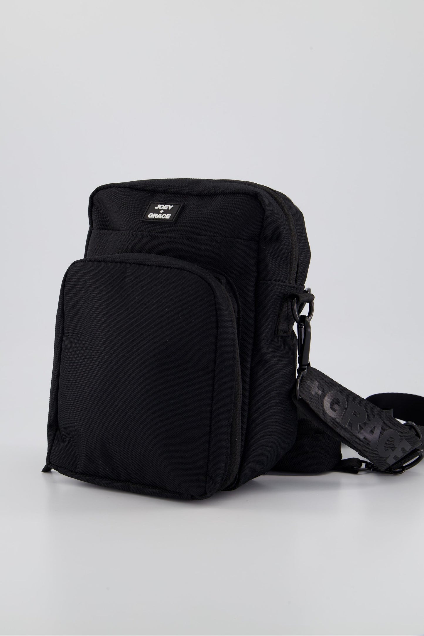 The Jubi Crossbody Parent Bag (Midnight Black)